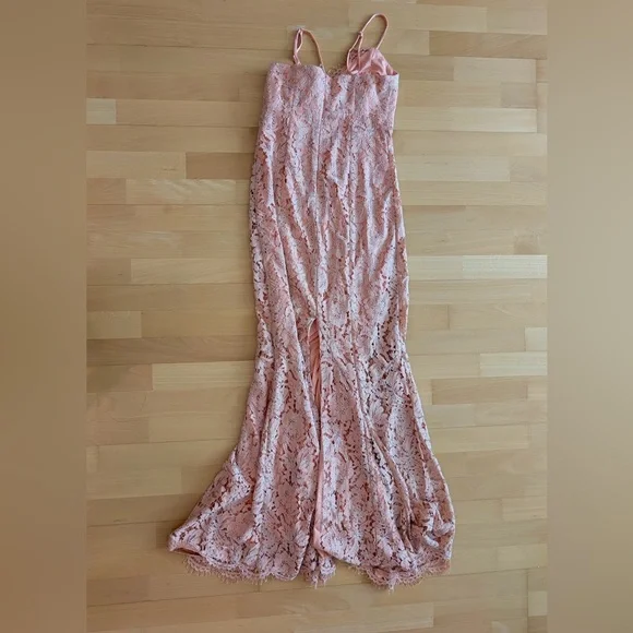 Lulu's Coral Lace Dress - Picture 8 of 9